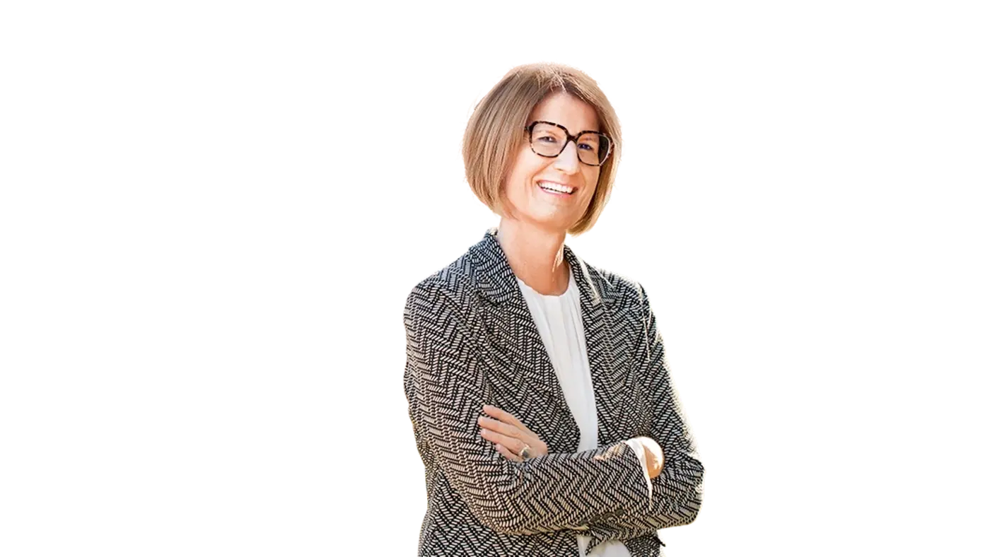 Dr. Constanze Schaal lächelt in die Kamera.