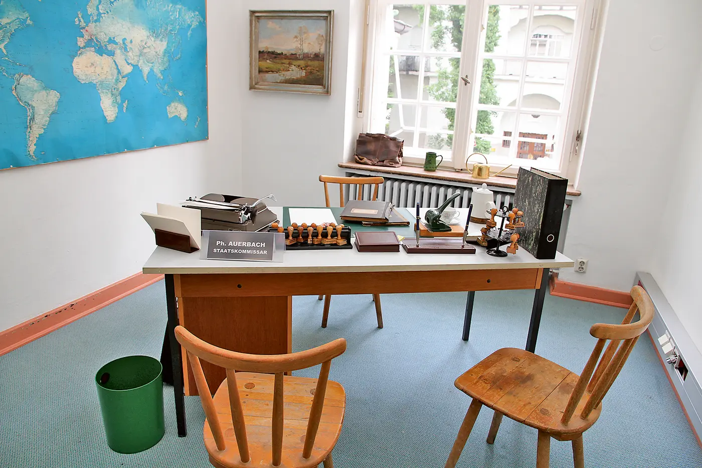 Ein Bild einer Büroausstattung zur Zeit von Philipp Auerbach.